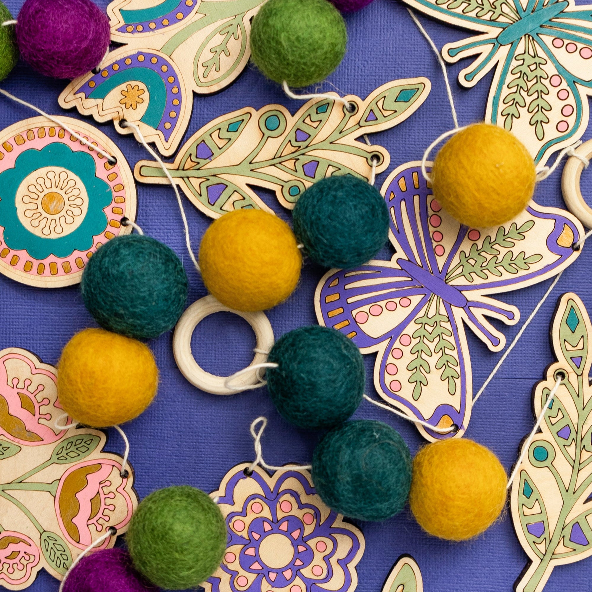 Woodsy Craft Co. Flower DIY Craft Kit 