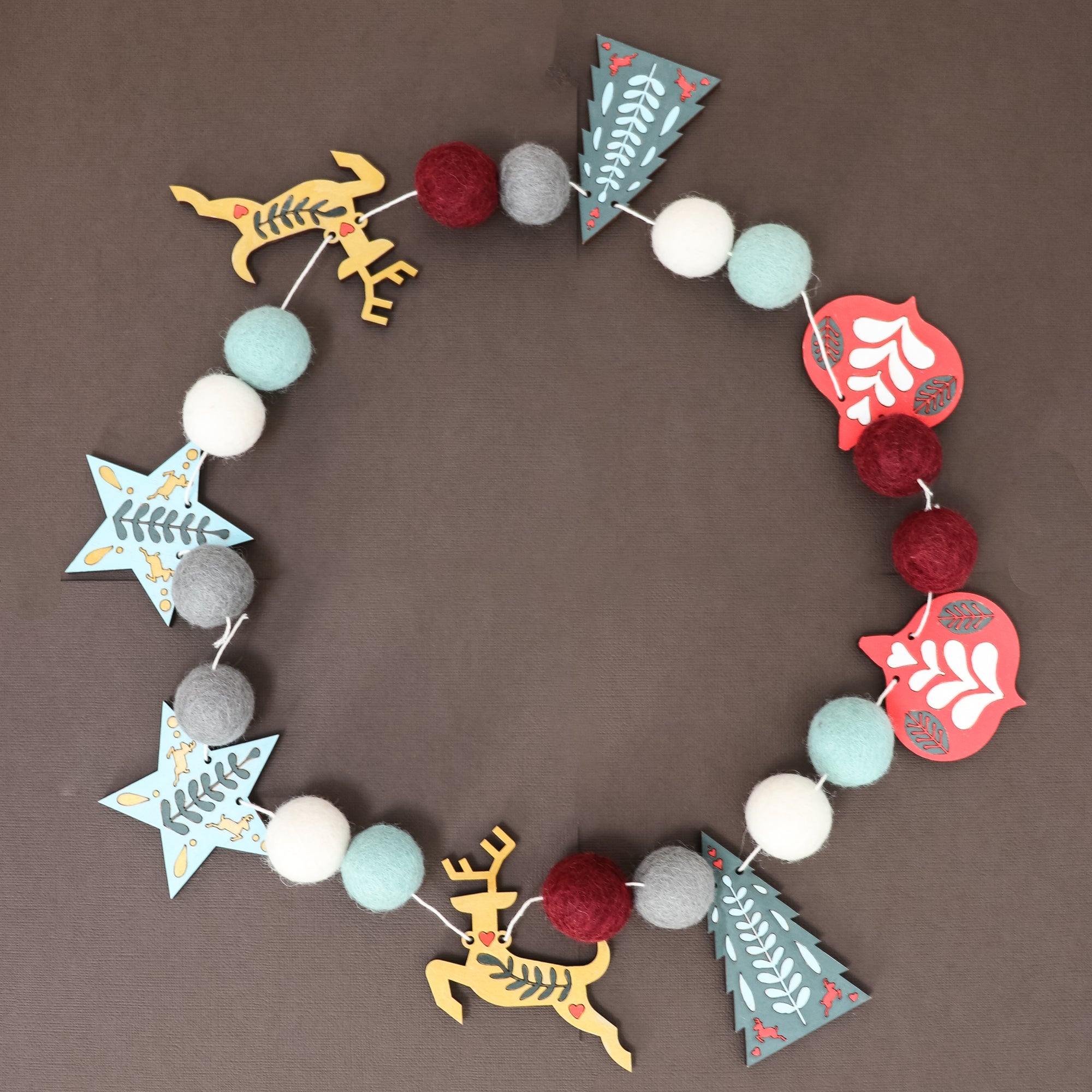 Vintage Christmas Craft Kit - DIY Garland